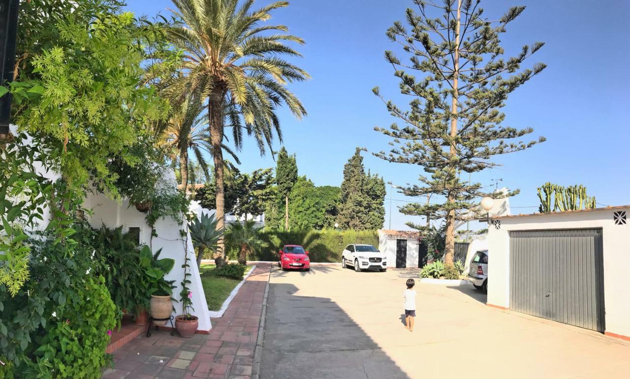 Beachfront Oasis In Costa Del Sol. Калета-де-Велес Экстерьер фото
