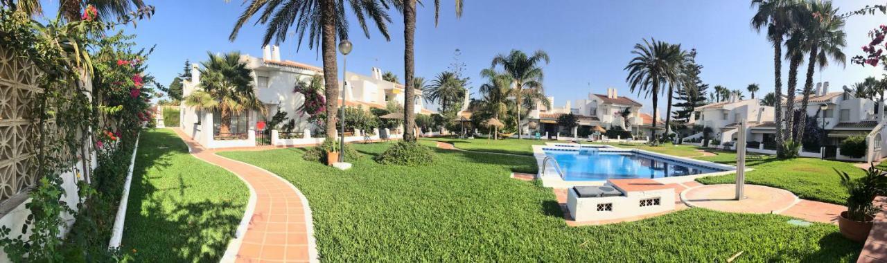 Beachfront Oasis In Costa Del Sol. Калета-де-Велес Экстерьер фото